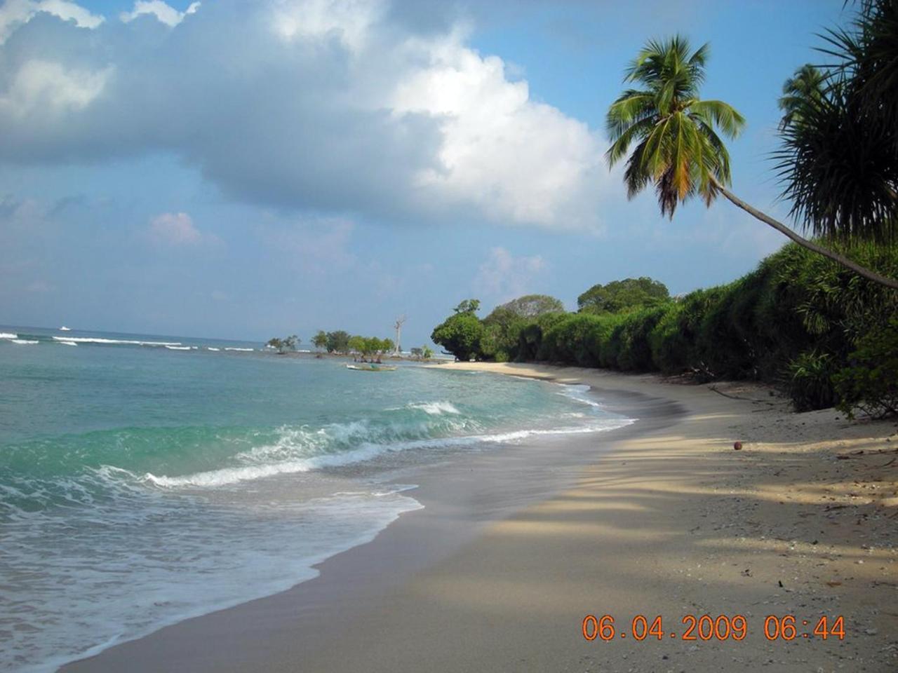 Coconhuts Beach Resort Lakshmanpur Exterior foto
